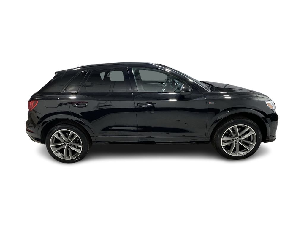 Thumbnail: 2022 Audi Q3 - 27