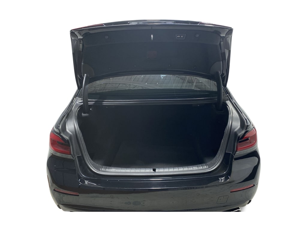 Thumbnail: 2021 BMW 5 Series - 16