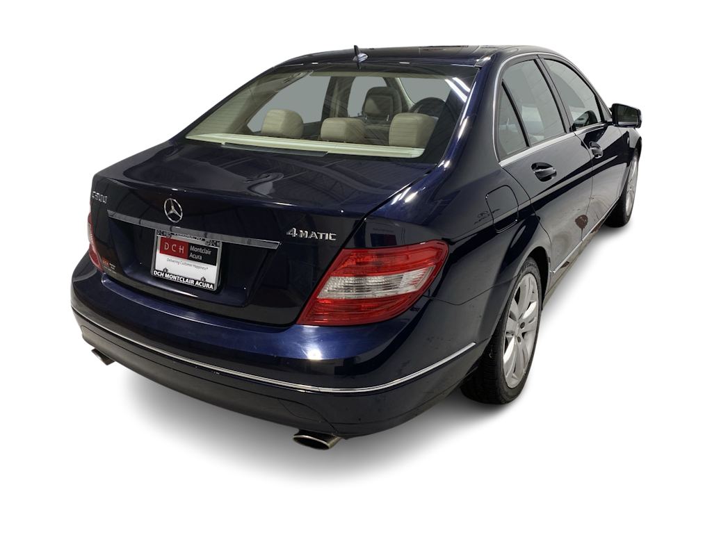Thumbnail: 2010 Mercedes-Benz C-Class - 26