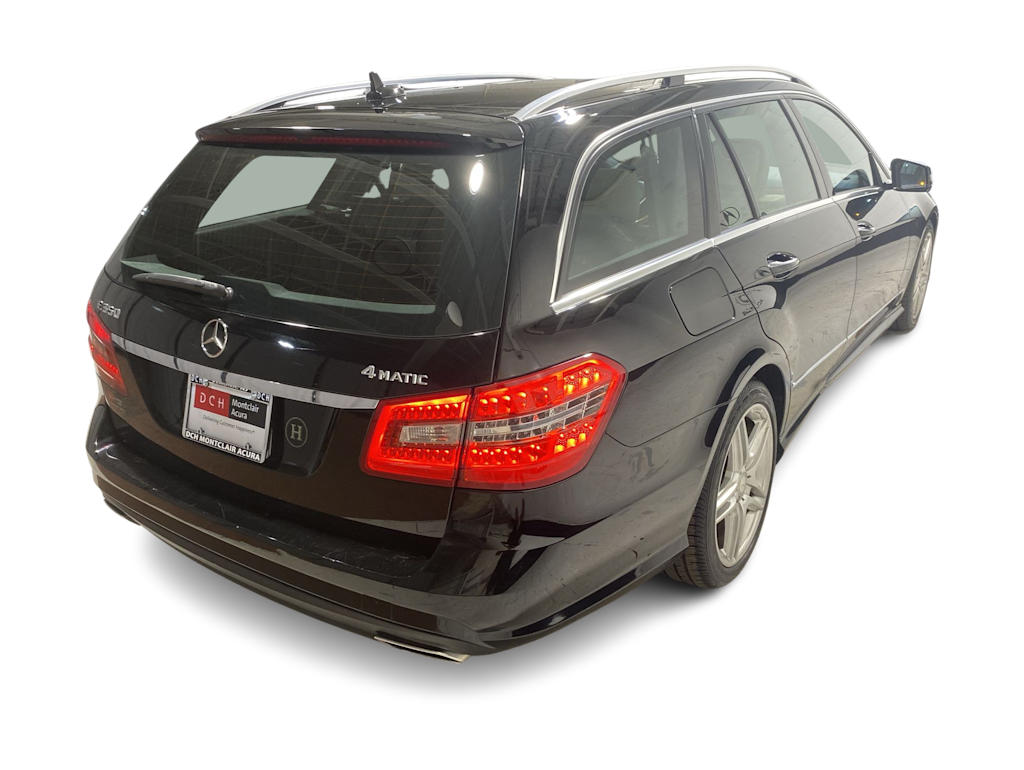 Thumbnail: 2013 Mercedes-Benz E-Class - 26