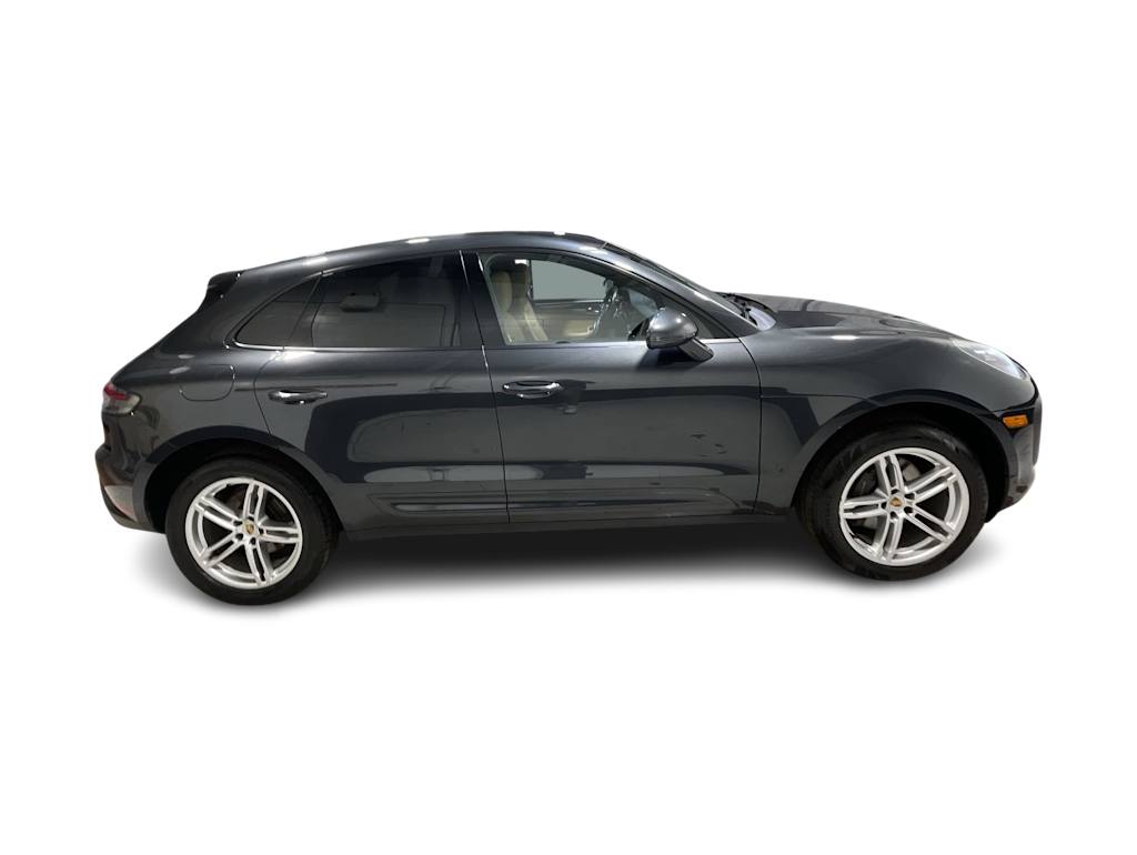 Thumbnail: 2022 Porsche Macan - 27