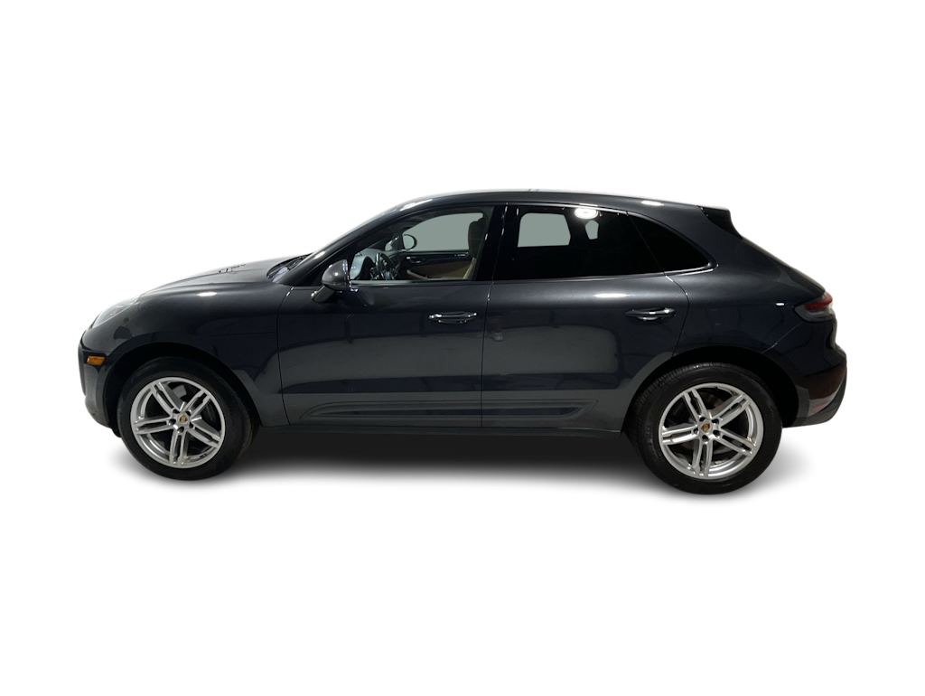 Thumbnail: 2022 Porsche Macan - 3