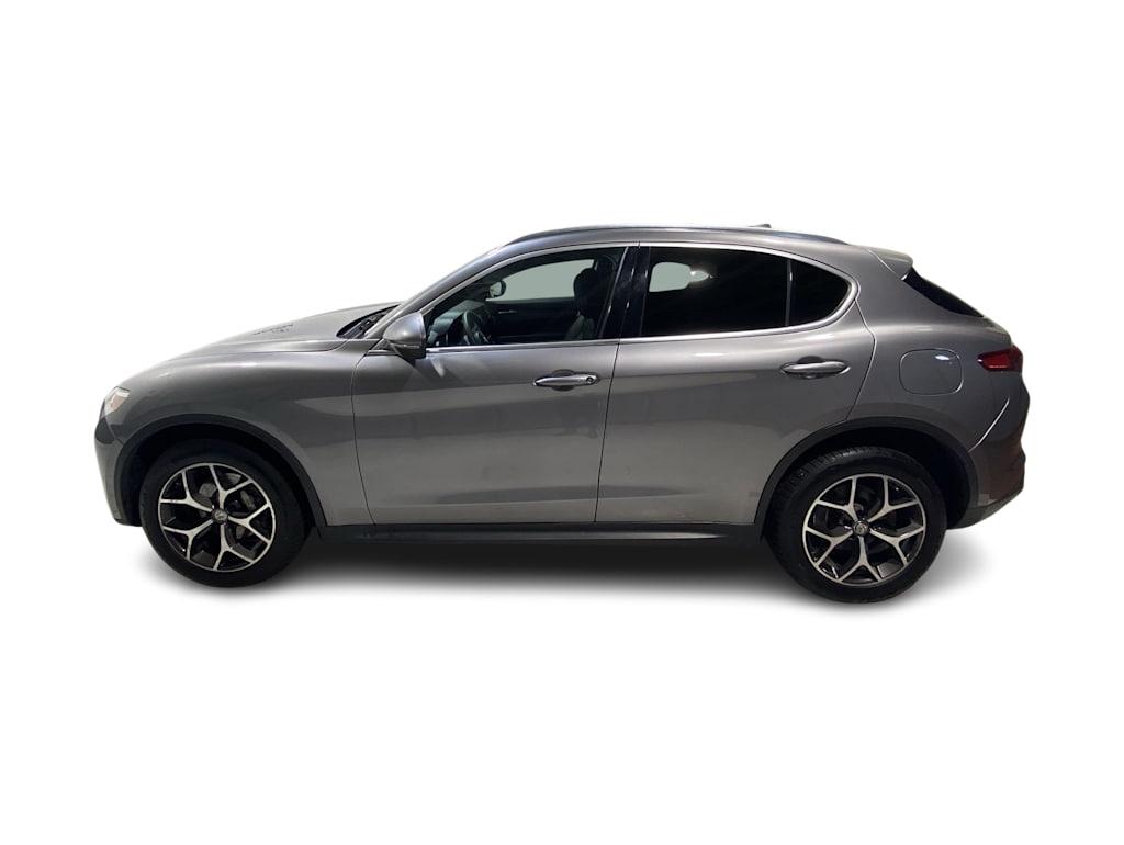 Thumbnail: 2019 Alfa Romeo Stelvio - 3