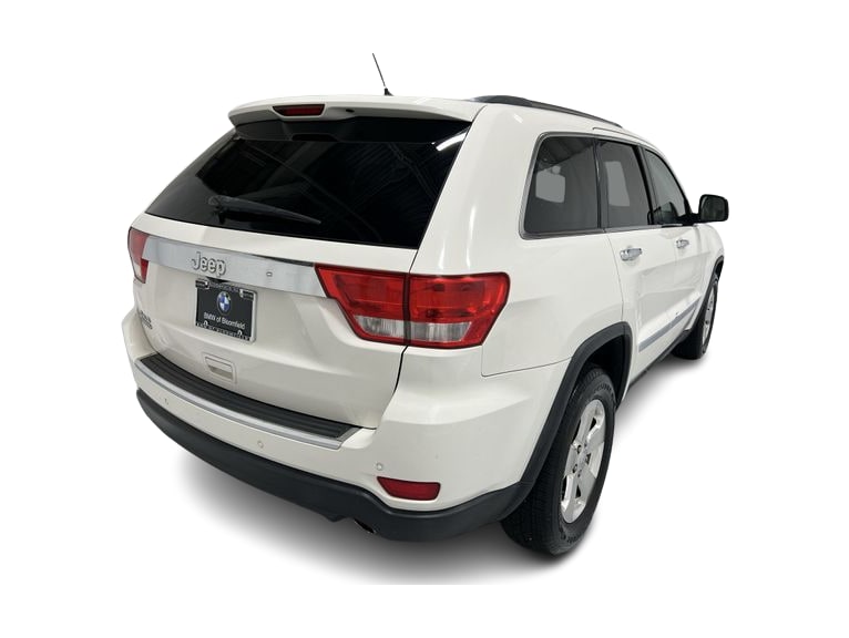 Thumbnail: 2011 Jeep Grand Cherokee - 25