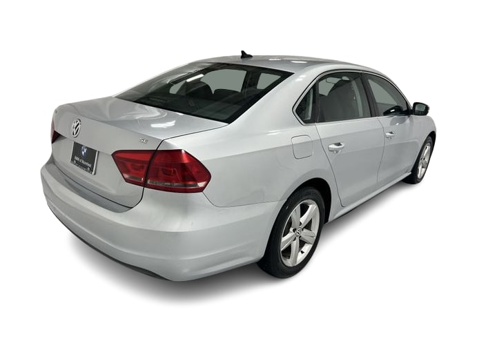 Thumbnail: 2013 Volkswagen Passat - 20