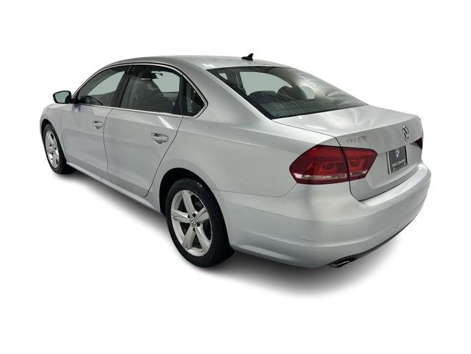 Thumbnail: 2013 Volkswagen Passat - 4