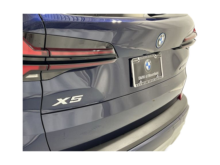 Thumbnail: 2026 BMW X5 - 25