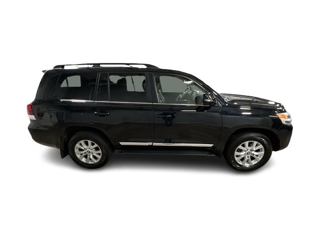 2016 Toyota Land Cruiser  27