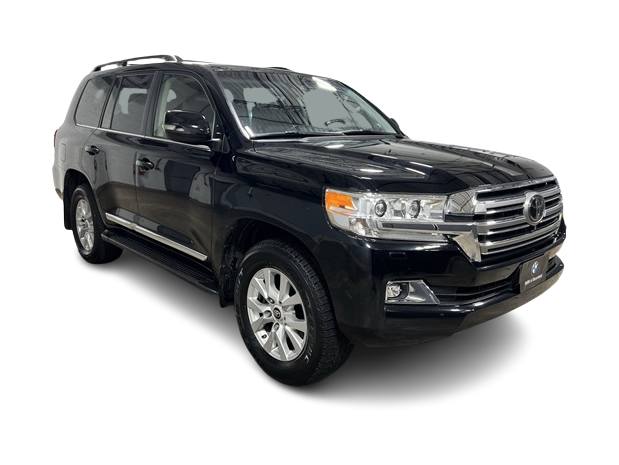 2016 Toyota Land Cruiser  28