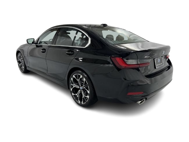 Thumbnail: 2026 BMW 3 Series - 4