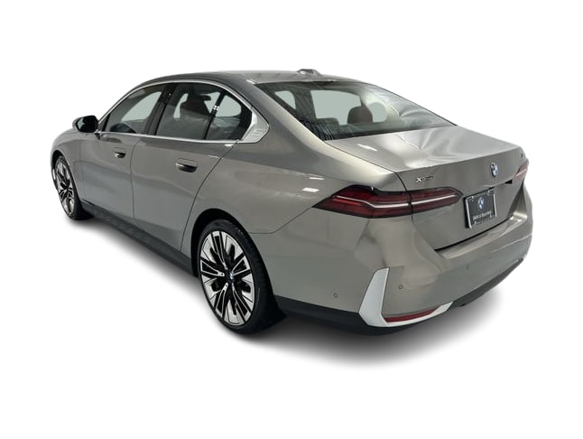 Thumbnail: 2026 BMW 5 Series - 4
