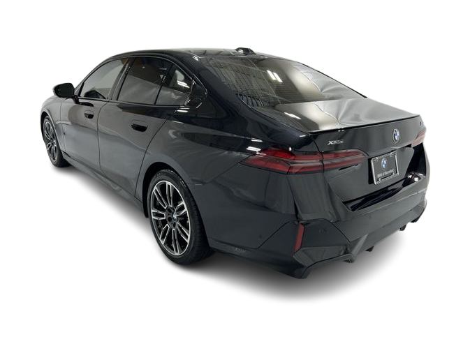 Thumbnail: 2024 BMW 5 Series - 4