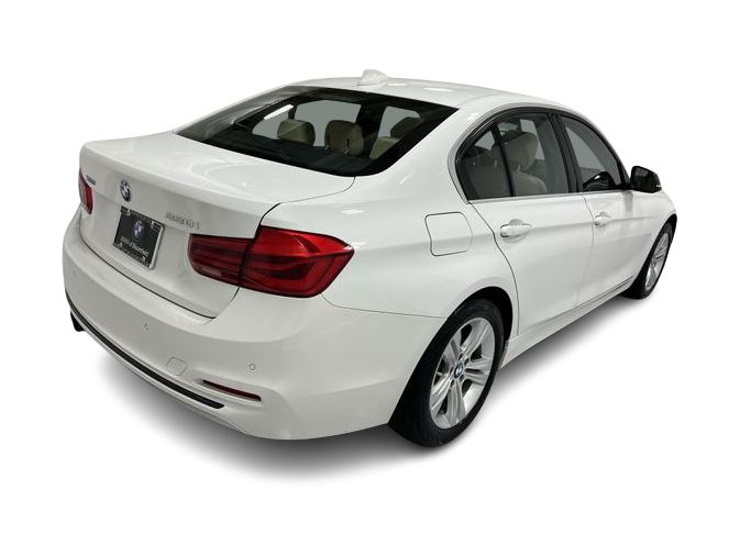 Thumbnail: 2017 BMW 3 Series - 21