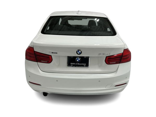 Thumbnail: 2017 BMW 3 Series - 5