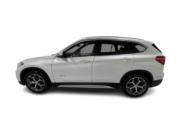 Thumbnail: 2016 BMW X1 - 23