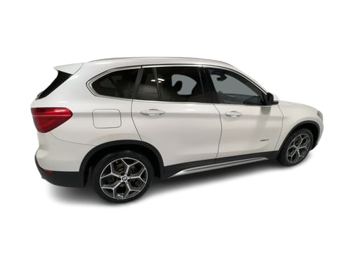 Thumbnail: 2016 BMW X1 - 21