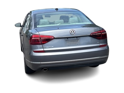 Thumbnail: 2018 Volkswagen Passat - 20