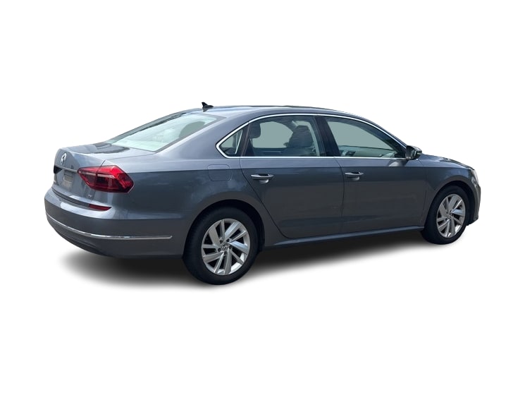 Thumbnail: 2018 Volkswagen Passat - 17