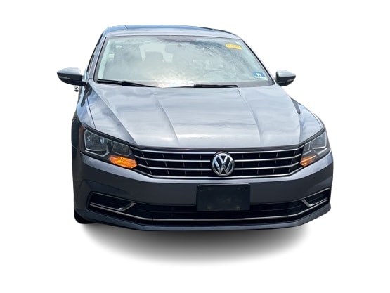 Thumbnail: 2018 Volkswagen Passat - 9