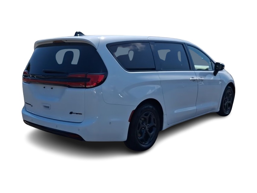 Thumbnail: 2024 Chrysler Pacifica - 18