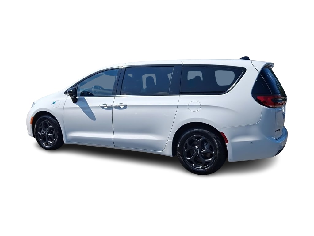 Thumbnail: 2024 Chrysler Pacifica - 16