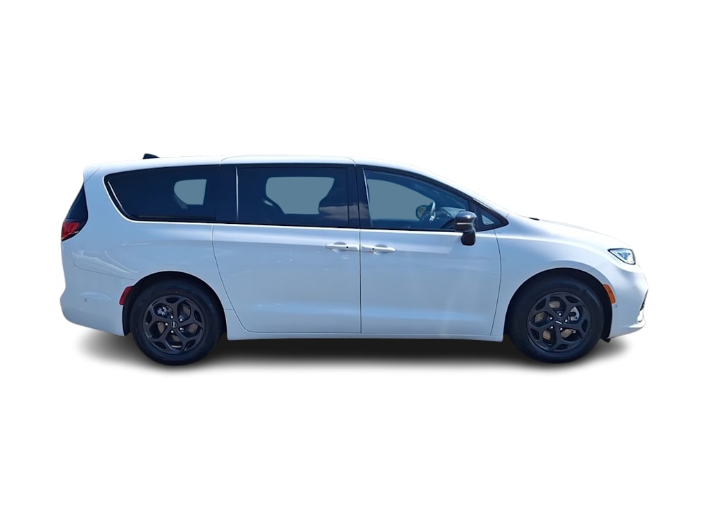 Thumbnail: 2024 Chrysler Pacifica - 19