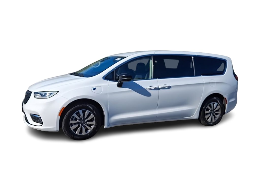 Thumbnail: 2024 Chrysler Pacifica - 3