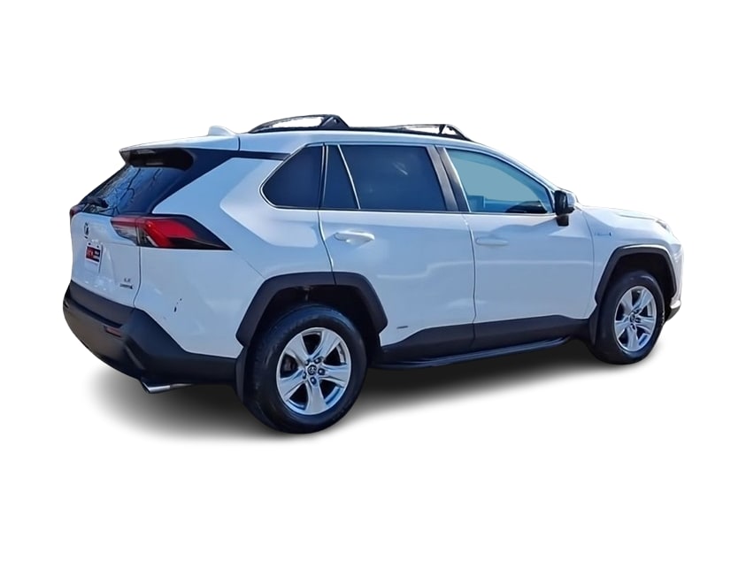 2019 Toyota RAV4 LE 16