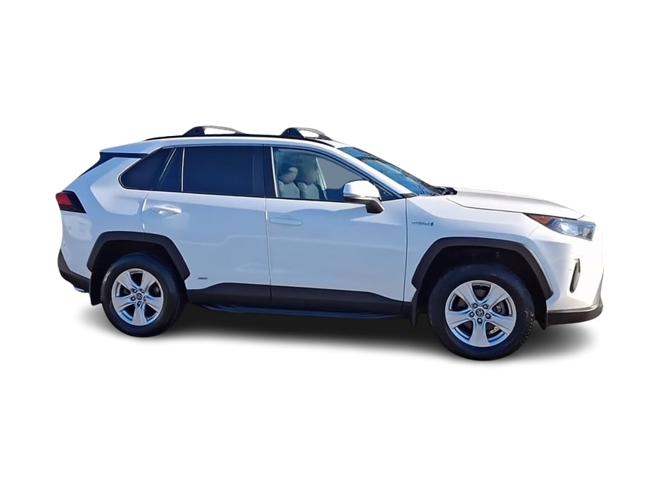 2019 Toyota RAV4 LE 17