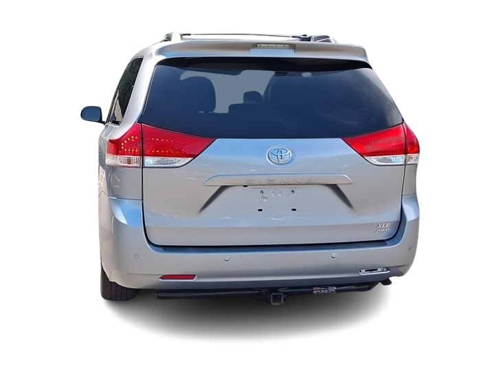 Thumbnail: 2013 Toyota Sienna - 17