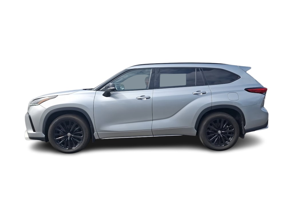 Thumbnail: 2023 Toyota Highlander - 3