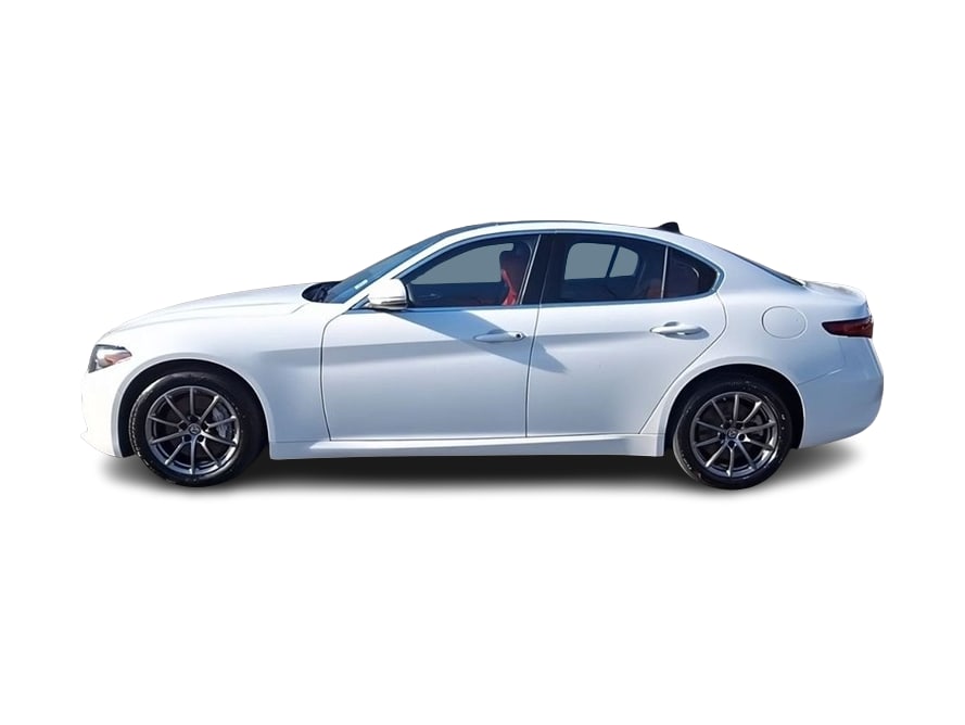 2020 Alfa Romeo Giulia Base 13