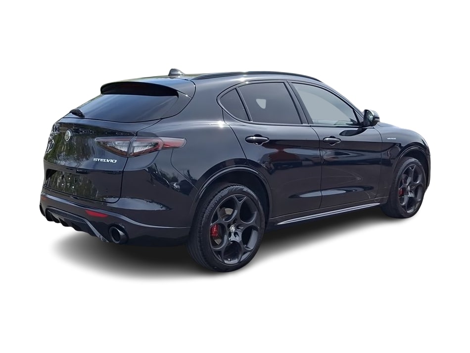 Thumbnail: 2024 Alfa Romeo Stelvio - 20