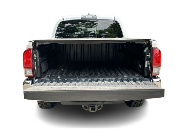 Thumbnail: 2018 Toyota Tacoma - 16