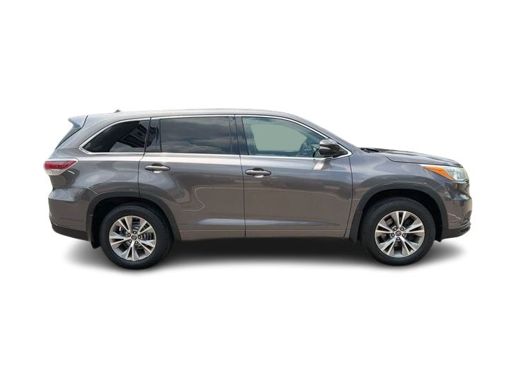 Thumbnail: 2016 Toyota Highlander - 17