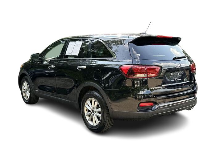 Thumbnail: 2019 Kia Sorento - 4