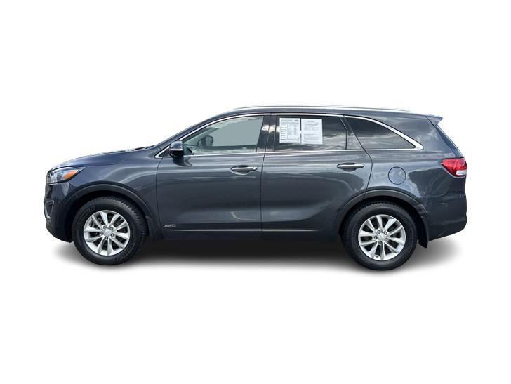 Thumbnail: 2017 Kia Sorento - 3