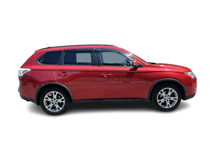 Thumbnail: 2015 Mitsubishi Outlander - 13