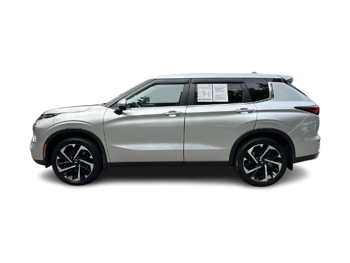Thumbnail: 2024 Mitsubishi Outlander - 3