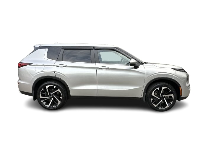 Thumbnail: 2024 Mitsubishi Outlander - 17