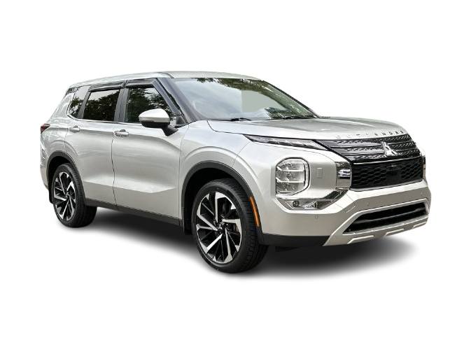 Thumbnail: 2024 Mitsubishi Outlander - 32