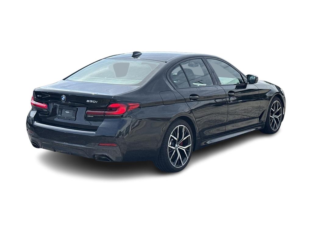 Thumbnail: 2022 BMW 5 Series - 16
