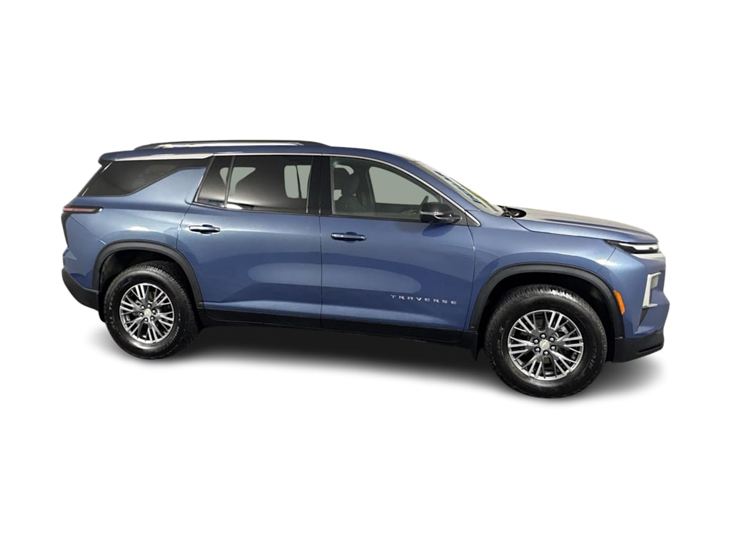 Thumbnail: 2024 Chevrolet Traverse - 16