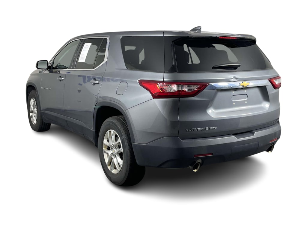 Thumbnail: 2018 Chevrolet Traverse - 3