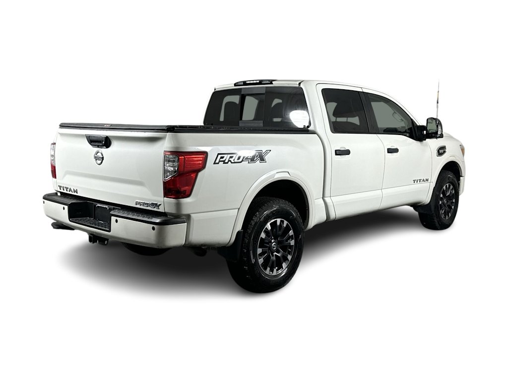 2017 Nissan Titan PRO-4X 16