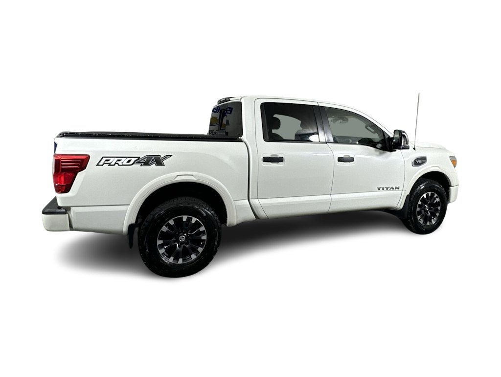 2017 Nissan Titan PRO-4X 17