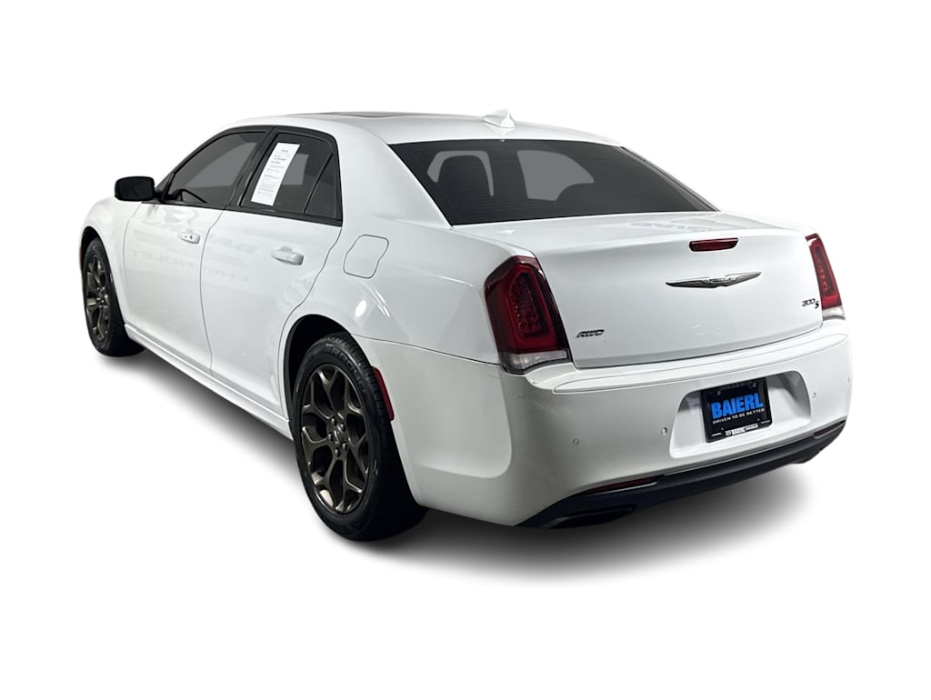 Thumbnail: 2016 Chrysler 300 - 3