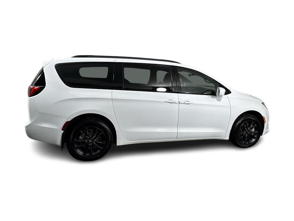 Thumbnail: 2020 Chrysler Pacifica - 14