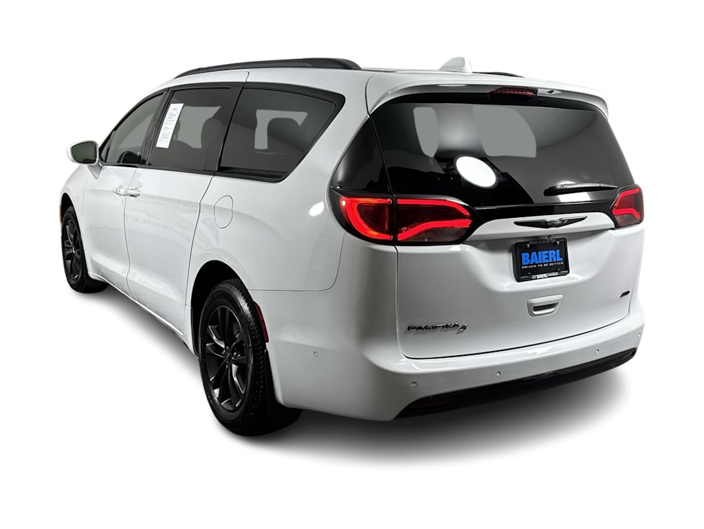 Thumbnail: 2020 Chrysler Pacifica - 3
