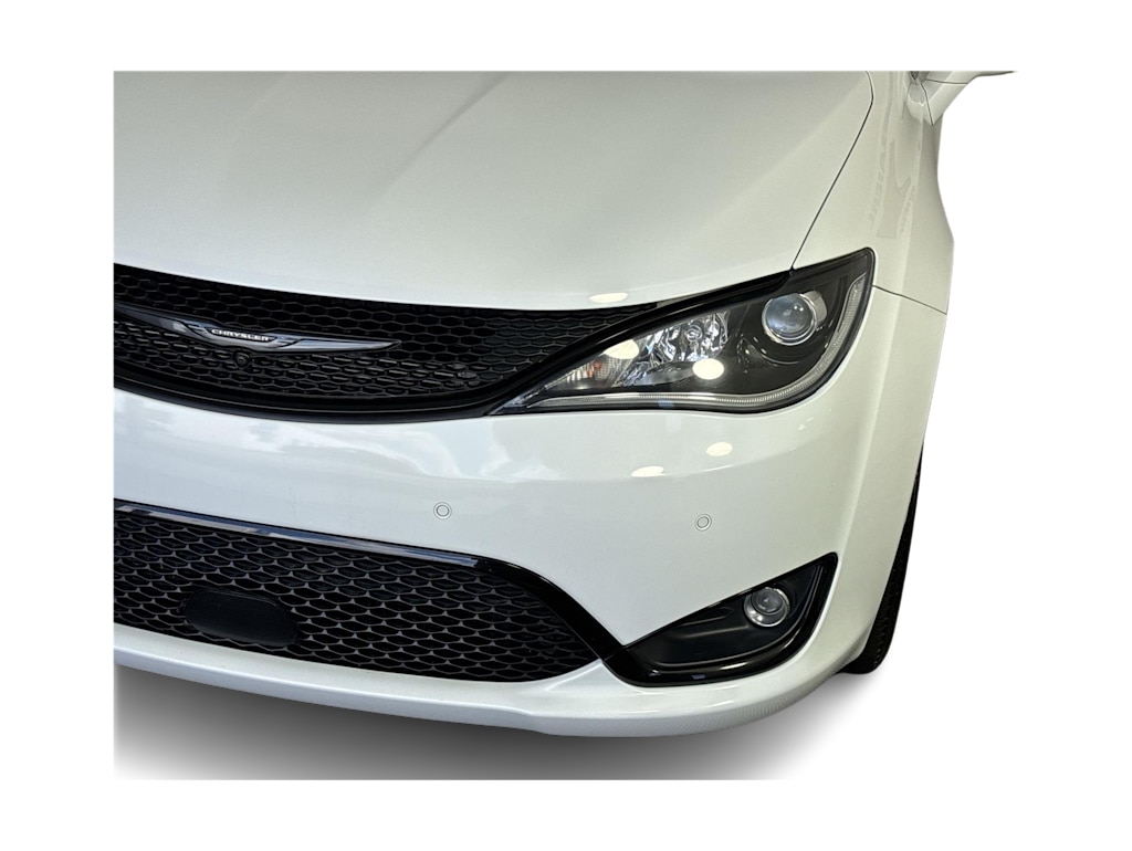 Thumbnail: 2020 Chrysler Pacifica - 16